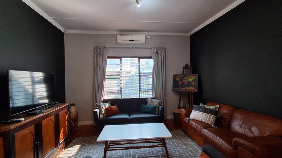 6 Bedroom Property for Sale in Vincent Eastern Cape